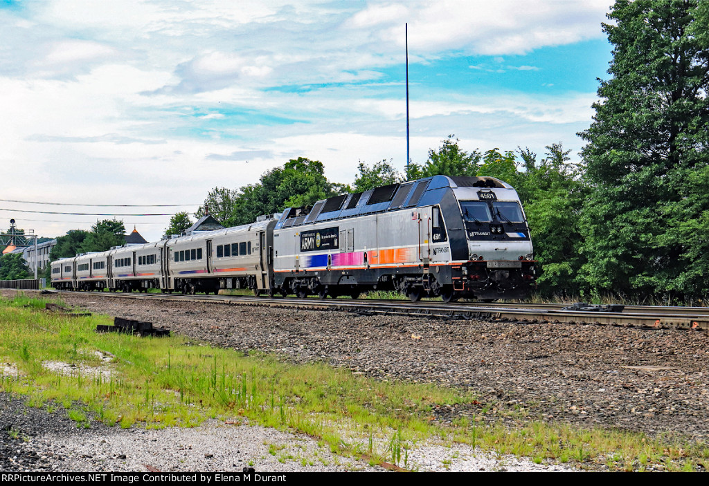 NJT 4501 on train 1162